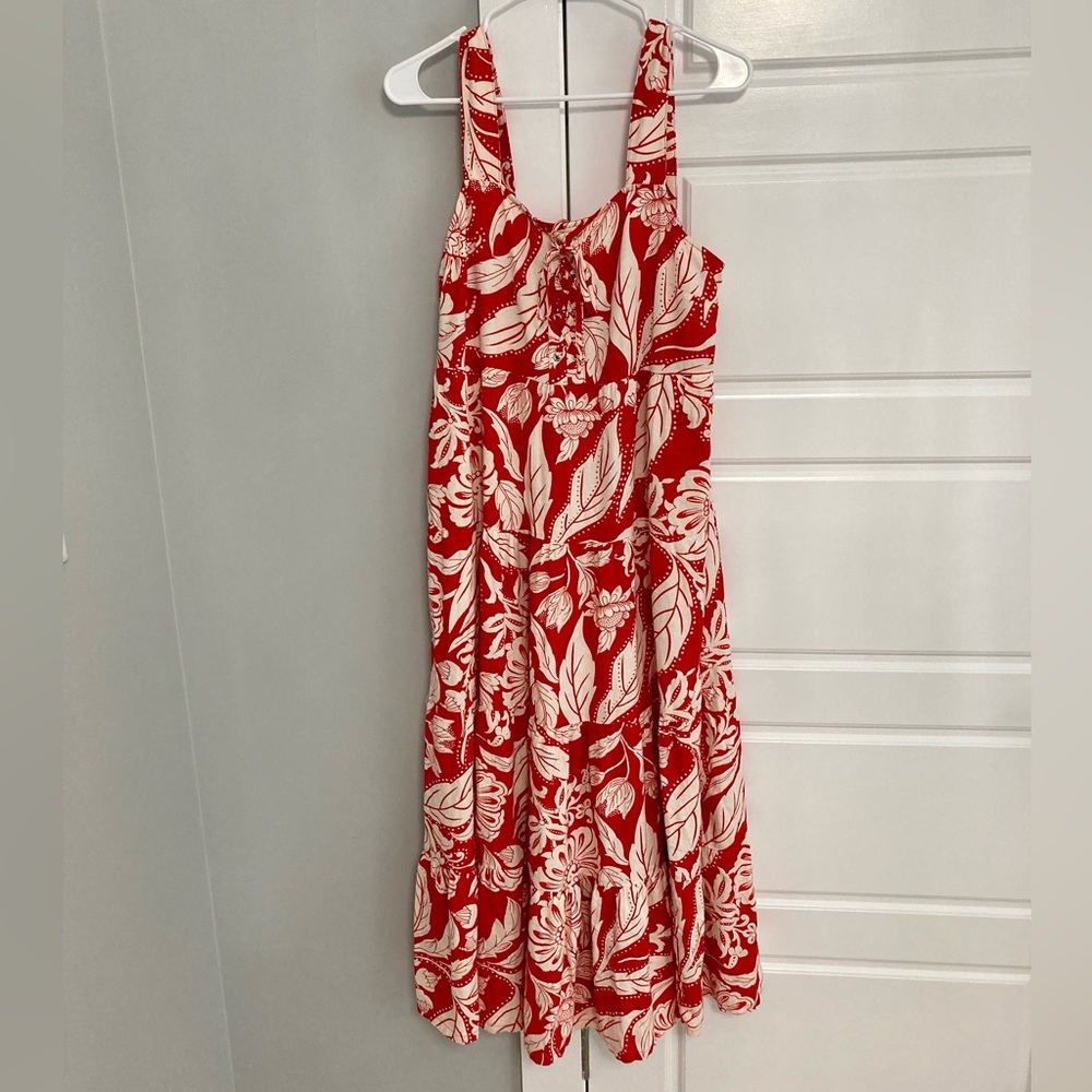 NWT Tropical tiered dress in size Medium